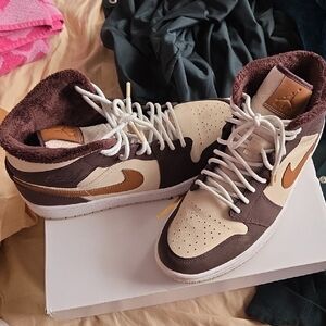 Nike Women's Cream and Brown Sneakers
